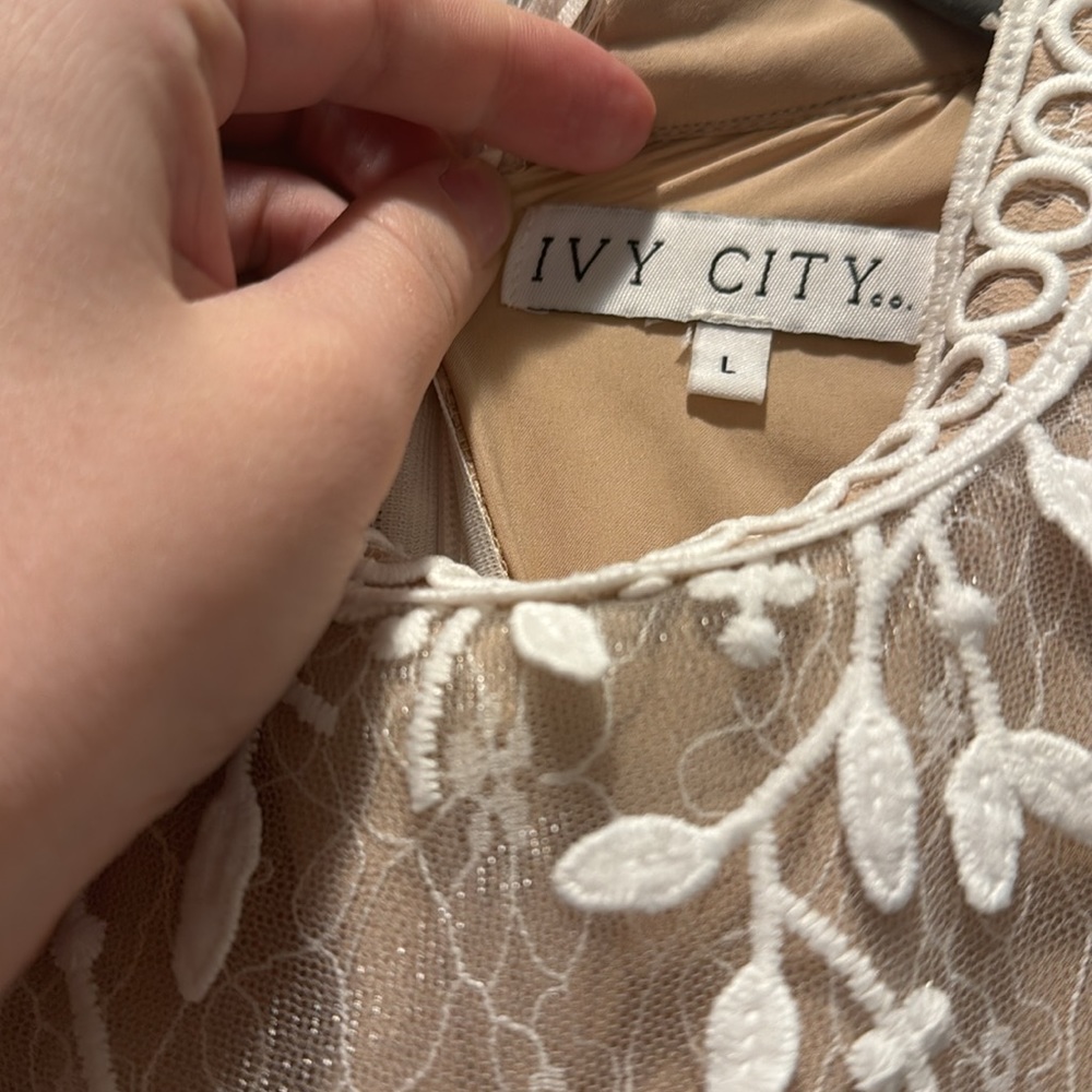 Ivy City Co White Lace Midi Dress - Picture 2 of 11
